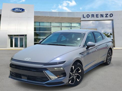 Used 2025 Hyundai Sonata SEL FWD image 1