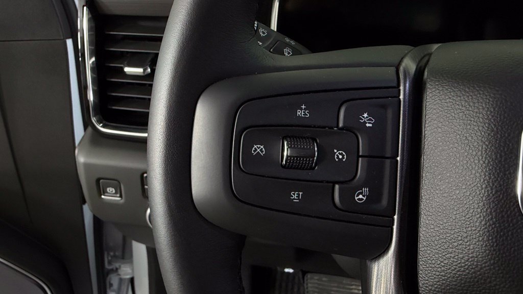 Used 2026 GMC Sierra 2500 Denali Ultimate w/ LPO, Black Badging Package AWD/4WD image 17