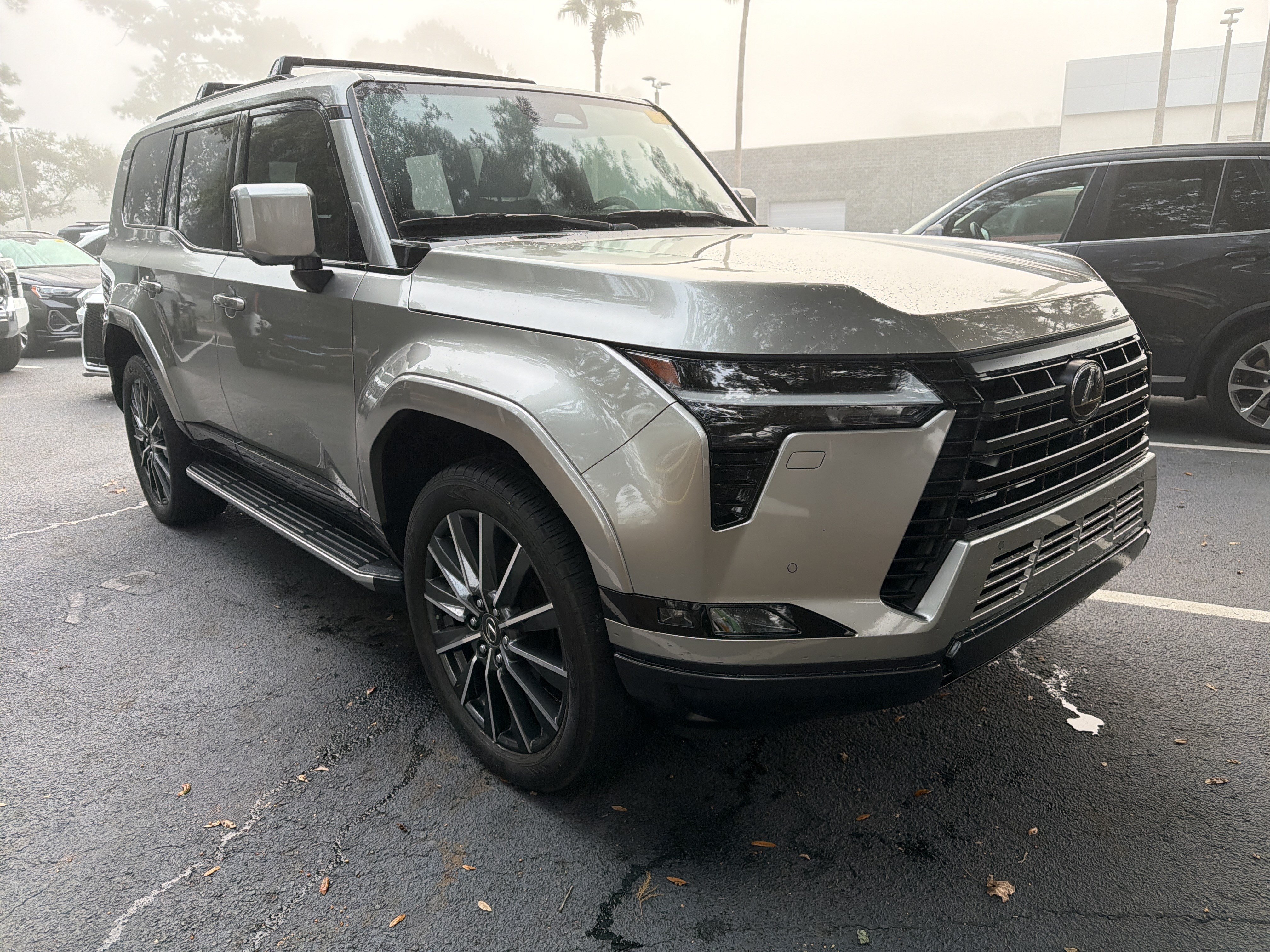 Used 2025 Lexus GX 550 w/ Cold Area Package AWD/4WD image 2