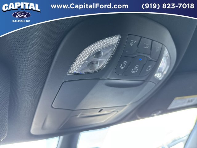 Used 2025 Chrysler Pacifica Select FWD image 32