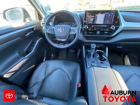Certified 2020 Toyota Highlander Platinum AWD/4WD image 34