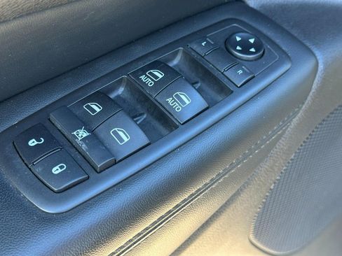 Used 2019 Jeep Grand Cherokee Limited image 17