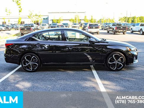 Used 2025 Nissan Altima 2.5 SR FWD image 9