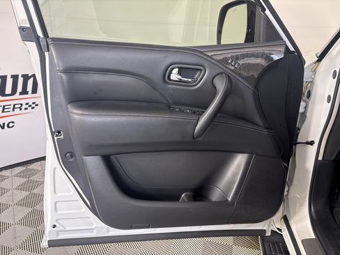 Used 2023 INFINITI QX80 Luxe w/ Cargo Package AWD/4WD image 10