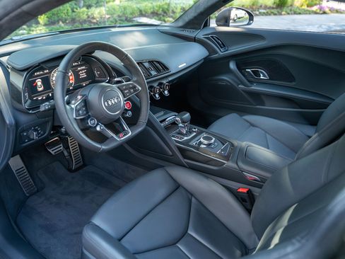 Used 2023 Audi R8 V10 performance RWD image 2