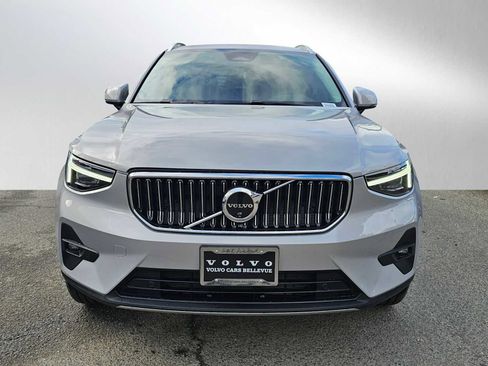Used 2025 Volvo XC40 B5 Plus w/ Climate Package image 8