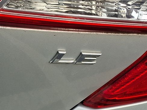 Used 2014 Toyota Camry SE image 4