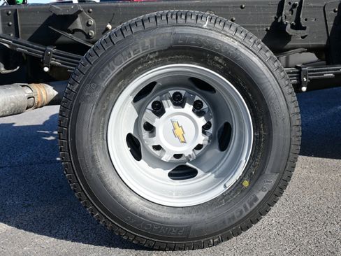 New 2026 Chevrolet Silverado 3500 W/T w/ WT Convenience Package AWD/4WD image 8