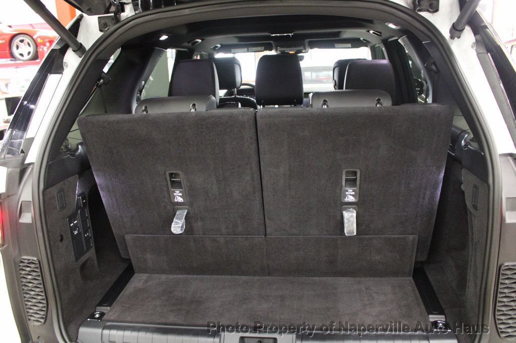 Used 2025 Land Rover Discovery Dynamic SE AWD/4WD image 37