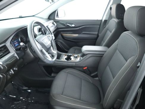 Used 2023 GMC Acadia SLE w/ Driver Convenience Package image 18