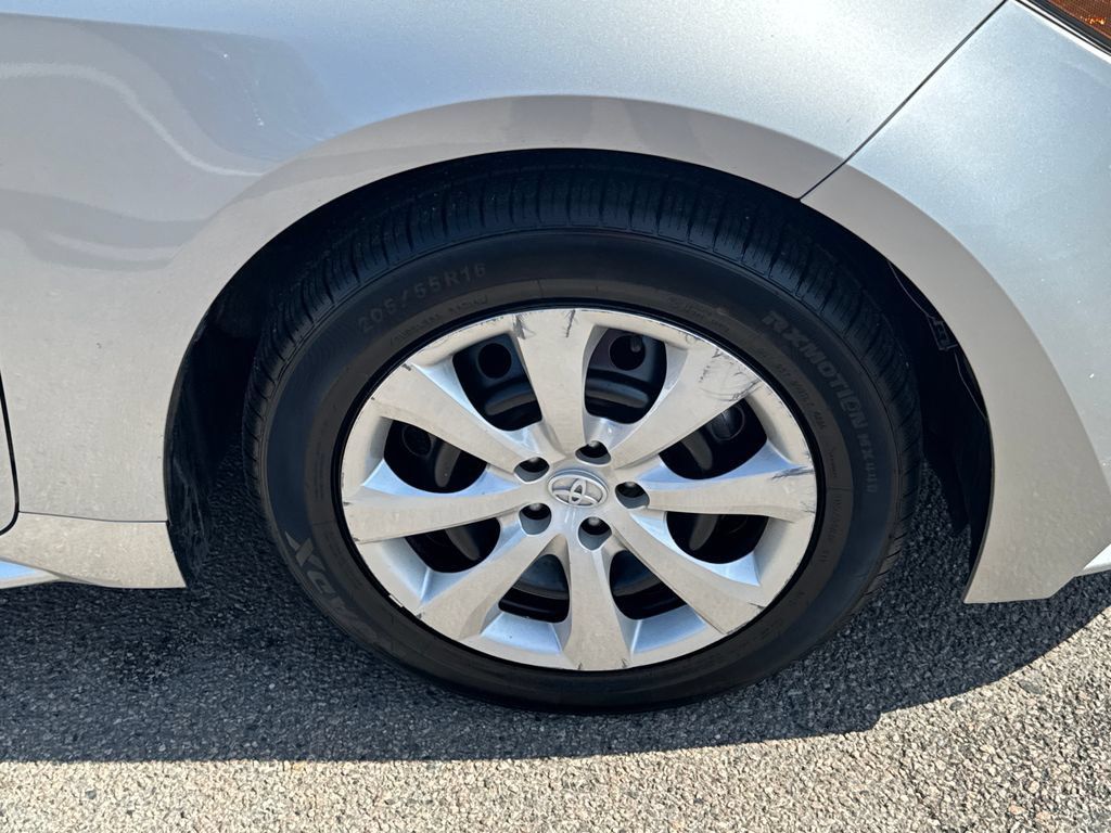 Used 2024 Toyota Corolla LE FWD image 45