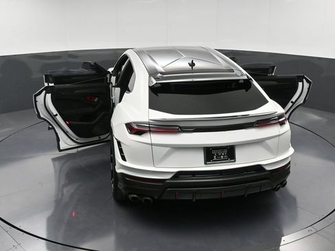 Used 2023 Lamborghini Urus Performante image 39