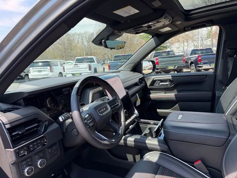 New 2025 GMC Yukon XL AT4 Ultimate image 17