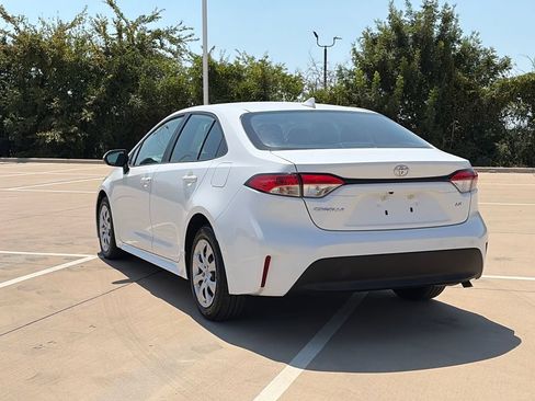 Used 2025 Toyota Corolla LE FWD image 5