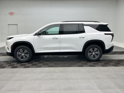 Certified 2026 Chevrolet Traverse LT AWD/4WD image 2