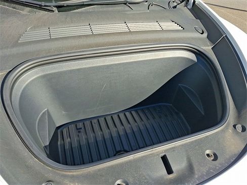 Used 2021 Tesla Model Y Long Range image 28