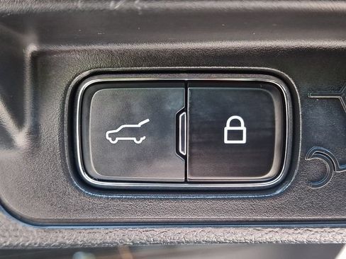 Used 2023 Ford Explorer XLT w/ Equipment Group 202A AWD/4WD image 30