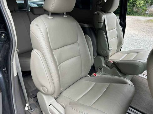 Used 2015 Toyota Sienna XLE w/ XLE Navigation Package FWD image 14