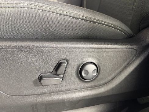Used 2025 RAM 1500 Big Horn RWD image 23