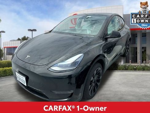 Used 2023 Tesla Model Y Long Range AWD/4WD image 2