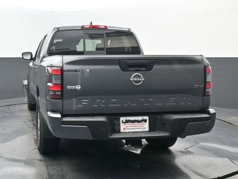 Used 2022 Nissan Frontier SV RWD image 4