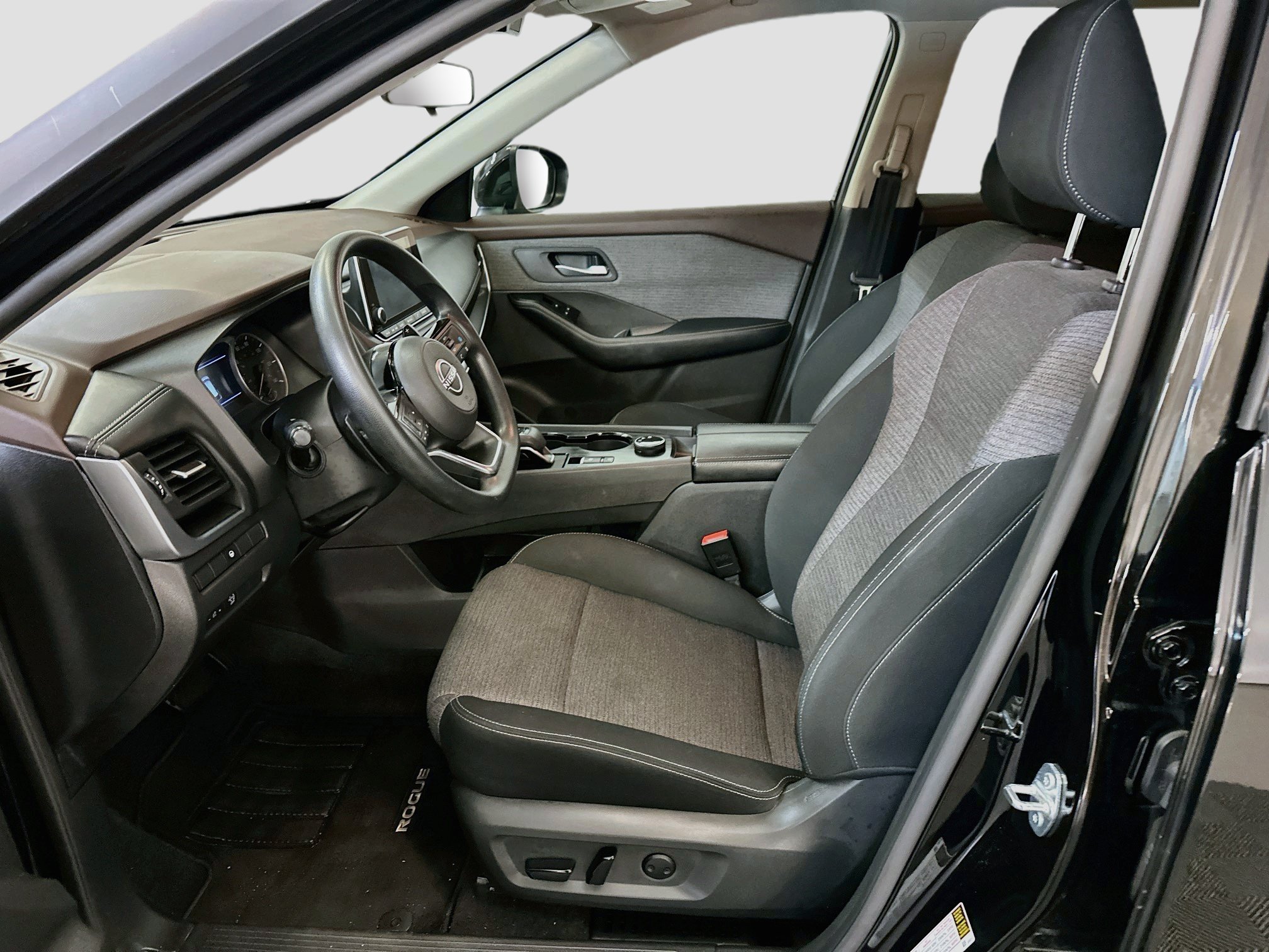 Used 2023 Nissan Rogue SV AWD/4WD image 13