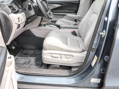 Used 2019 Honda Pilot Touring image 17