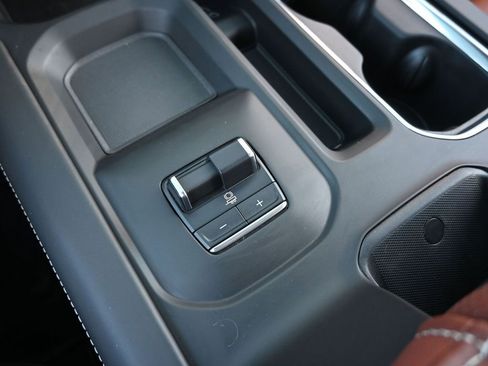 Used 2025 GMC Sierra 2500 Denali Ultimate w/ Max Trailering Package image 16