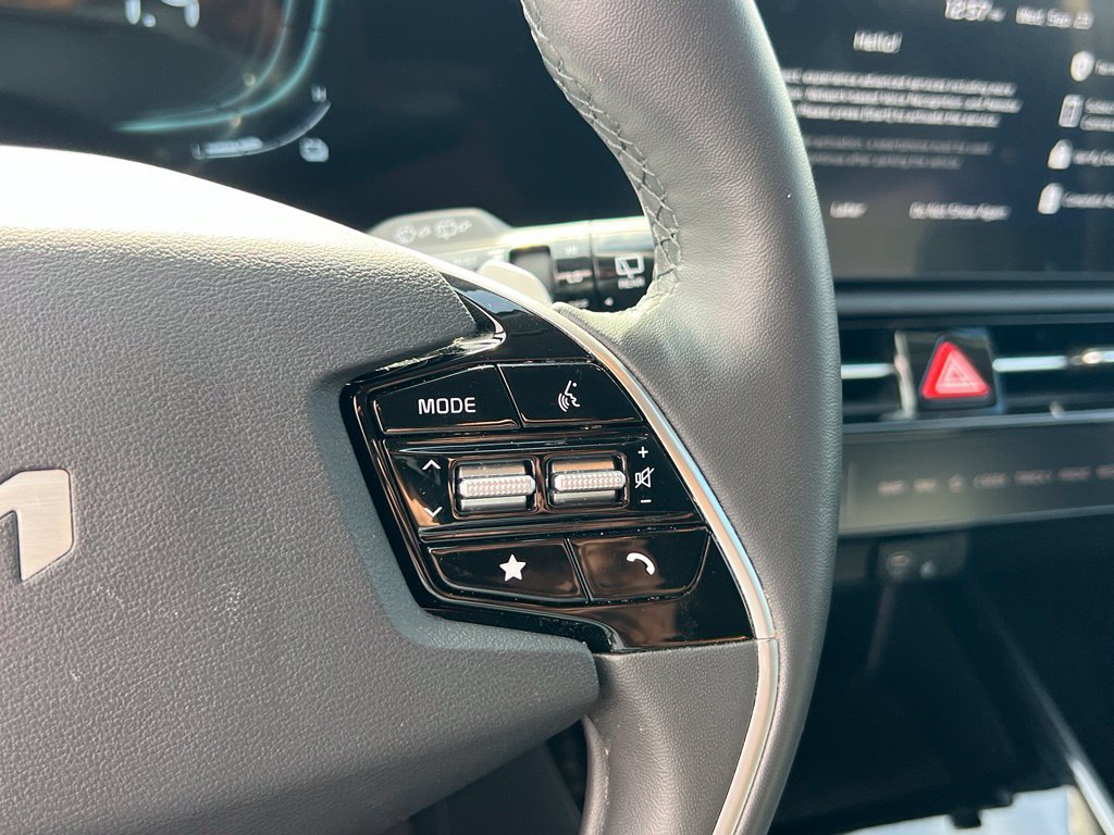 Certified 2024 Kia Niro EX w/ EX Cold Weather Package FWD image 22
