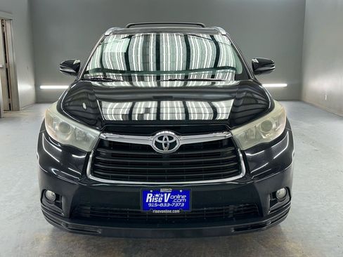 Used 2015 Toyota Highlander XLE FWD image 2