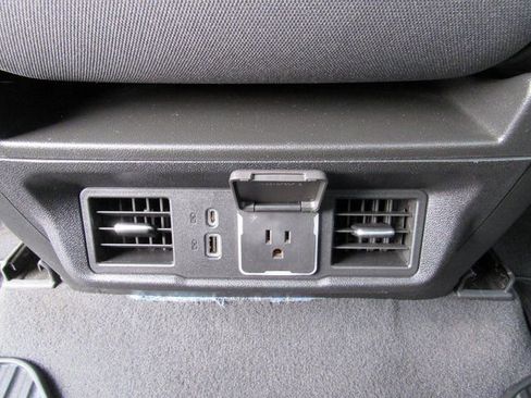 Used 2023 GMC Sierra 1500 SLE image 23