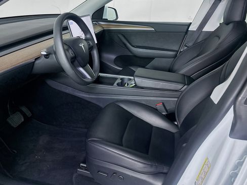 Used 2023 Tesla Model Y RWD image 13