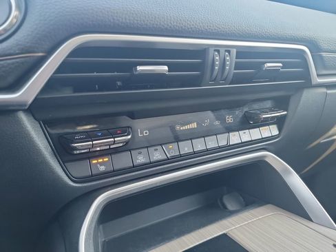 Used 2024 MAZDA CX-90 Plug-In Hybrid w/ Preferred AWD/4WD image 18