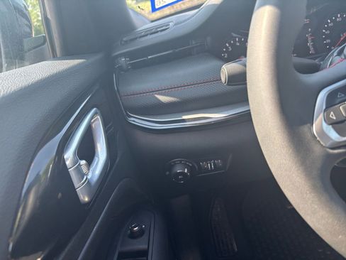 Used 2025 Jeep Compass Trailhawk w/ Trailer Tow Group image 33