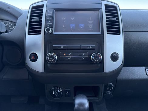 Used 2020 Nissan Frontier S image 37