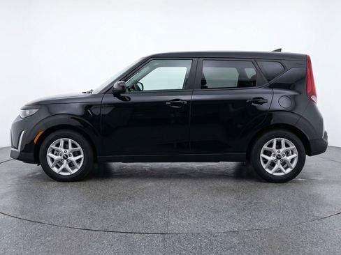 Used 2025 Kia Soul LX w/ LX Technology Package FWD image 5