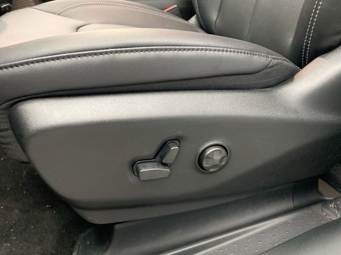 New 2026 Chrysler Pacifica Select w/ S Appearance Package image 12