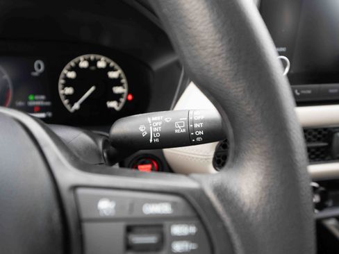 Used 2025 Honda HR-V LX image 14