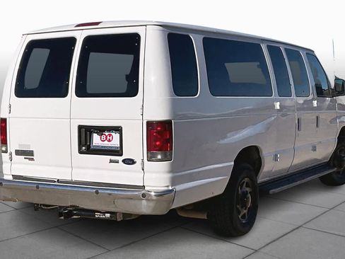 Used 2009 Ford E-350 and Econoline 350 XLT image 12