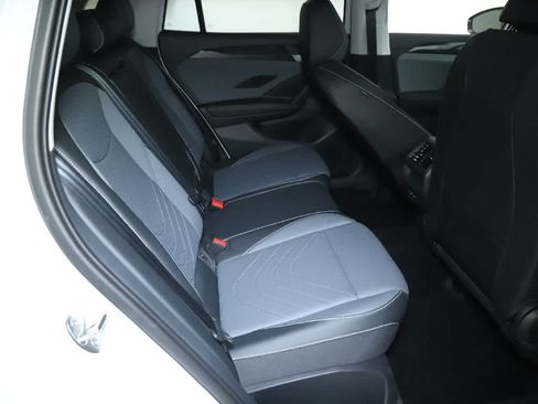 Used 2026 Volkswagen Tiguan SE AWD/4WD image 31