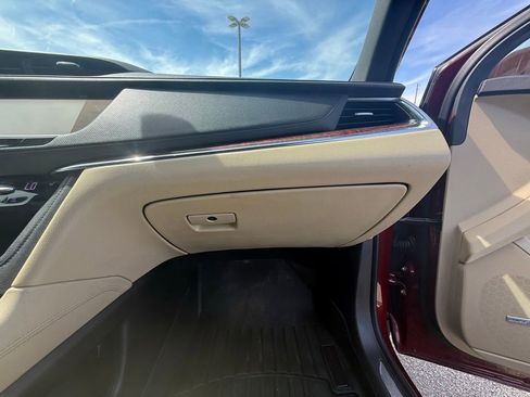 Used 2018 Cadillac XT5 Luxury w/ Driver Awareness Package AWD/4WD image 31