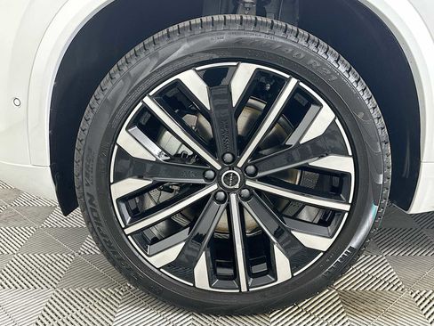 New 2025 Volvo XC90 B6 Plus w/ Protection Package Premier image 31