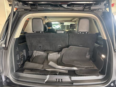 Used 2021 Ford Expedition Platinum image 32