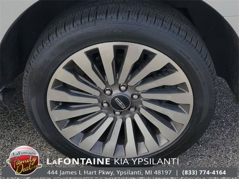 Used 2019 Lincoln Navigator Reserve image 7