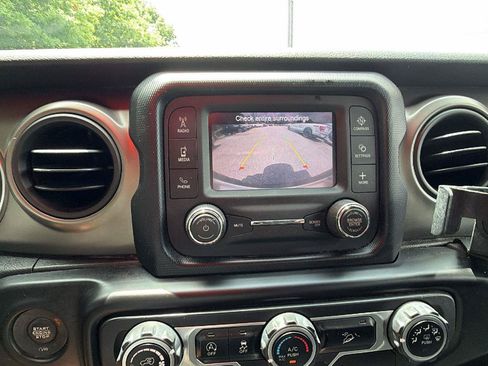 Used 2020 Jeep Wrangler Unlimited Sport AWD/4WD image 29