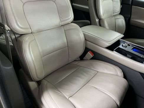 Used 2021 Lincoln Aviator Reserve w/ Equipment Group 202A AWD/4WD image 29