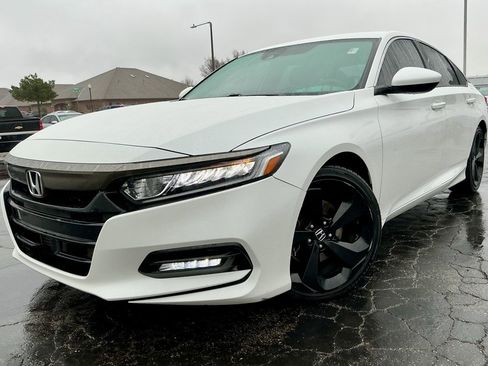 Used 2018 Honda Accord Sport image 3