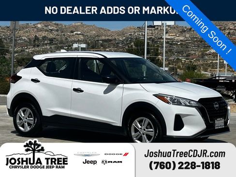 Used 2023 Nissan Kicks S image 1