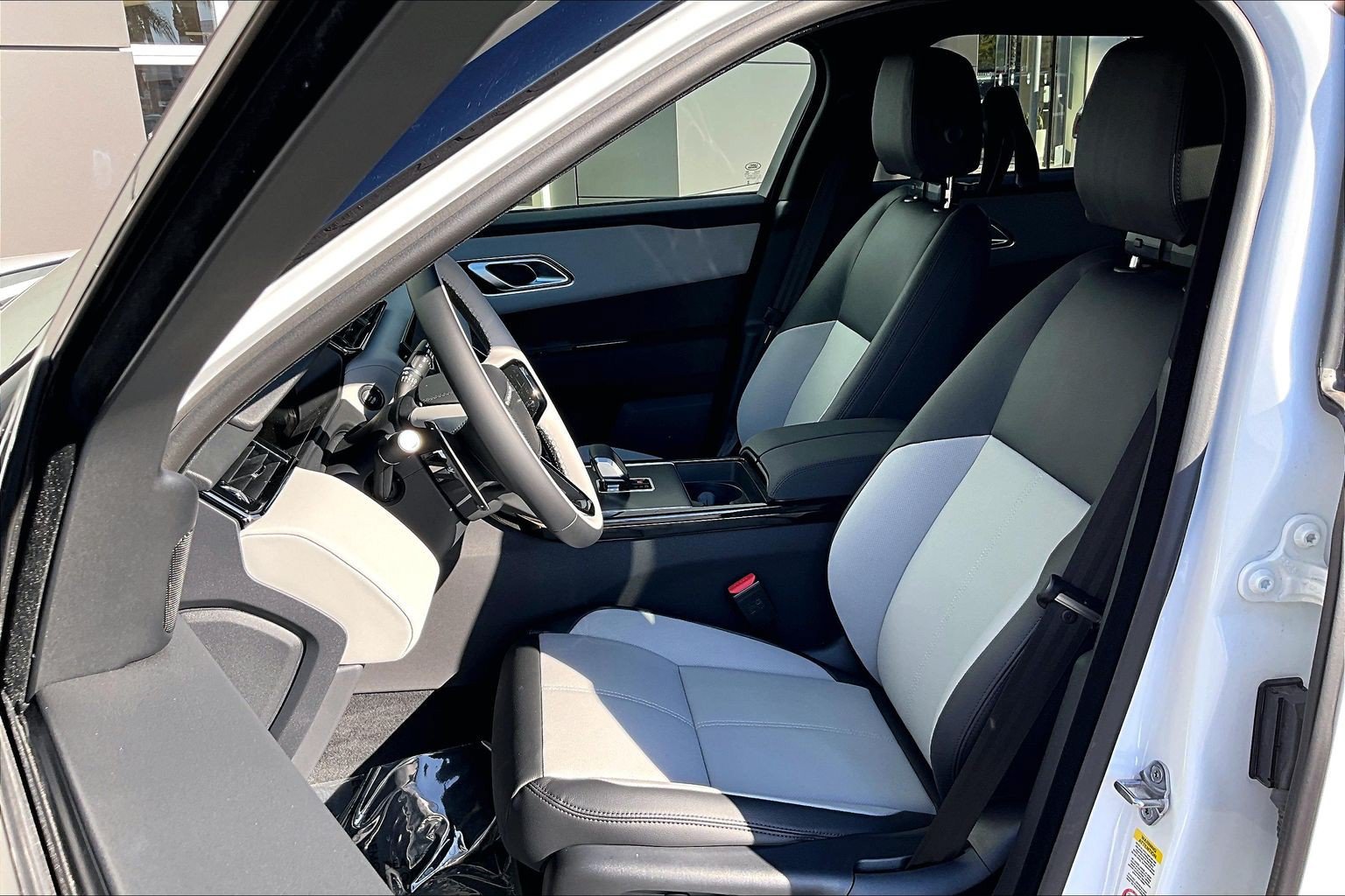 New 2026 Land Rover Range Rover Velar S AWD/4WD image 9