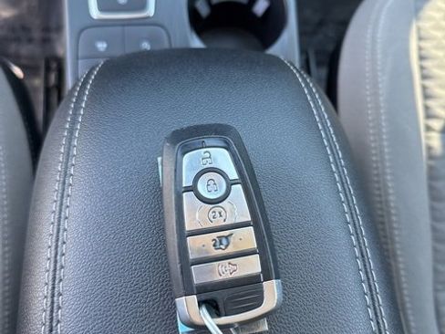 Used 2022 Ford Escape SE w/ Convenience Package image 25
